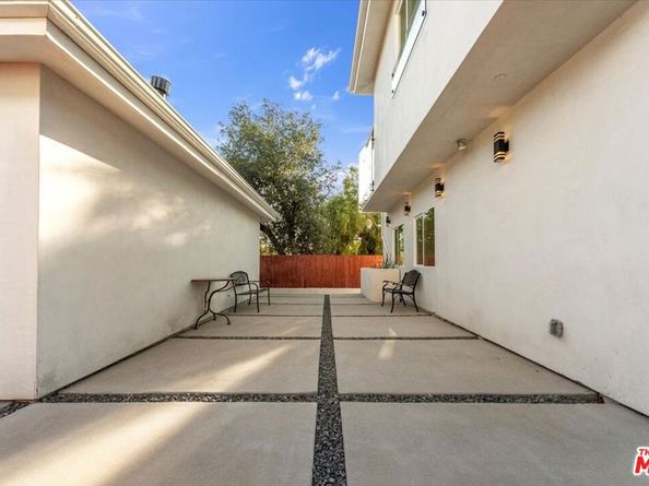 10347 Hillhaven Avenue, Tujunga CA 91042