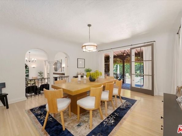 7040 Hillside Avenue, Los Angeles CA 90068