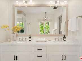 7040 Hillside Avenue, Los Angeles CA 90068