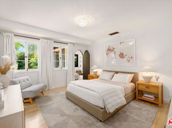 7040 Hillside Avenue, Los Angeles CA 90068