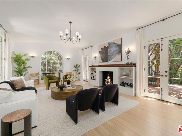 7040 Hillside Avenue, Los Angeles CA 90068