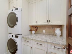 7040 Hillside Avenue, Los Angeles CA 90068