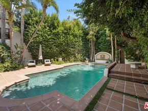 7040 Hillside Avenue, Los Angeles CA 90068