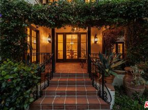 7040 Hillside Avenue, Los Angeles CA 90068