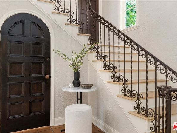 7040 Hillside Avenue, Los Angeles CA 90068