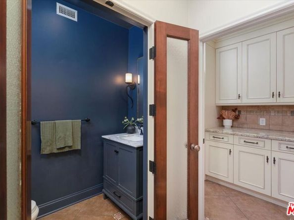 7040 Hillside Avenue, Los Angeles CA 90068