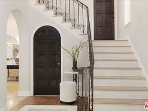 7040 Hillside Avenue, Los Angeles CA 90068