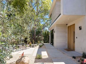 2115 Walnut Avenue, Venice CA 90291