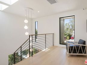 2115 Walnut Avenue, Venice CA 90291