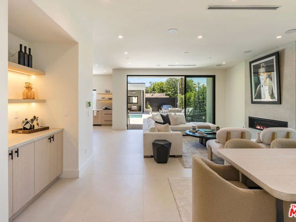 2115 Walnut Avenue, Venice CA 90291