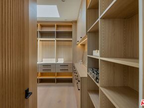 2115 Walnut Avenue, Venice CA 90291