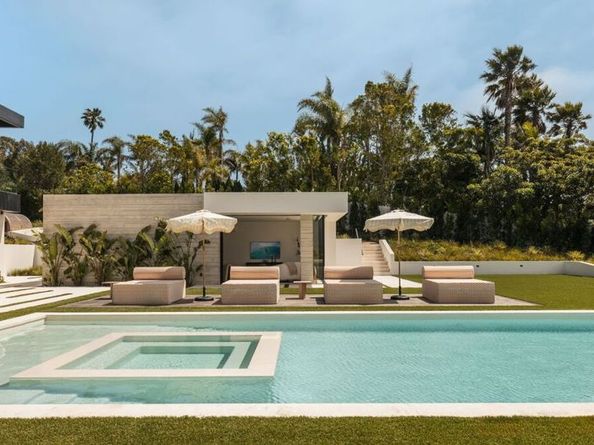 6889 Dume Drive, Malibu CA 90265