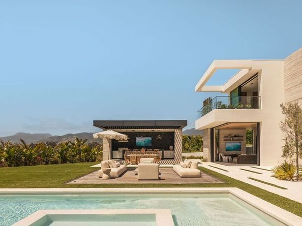 6889 Dume Drive, Malibu CA 90265