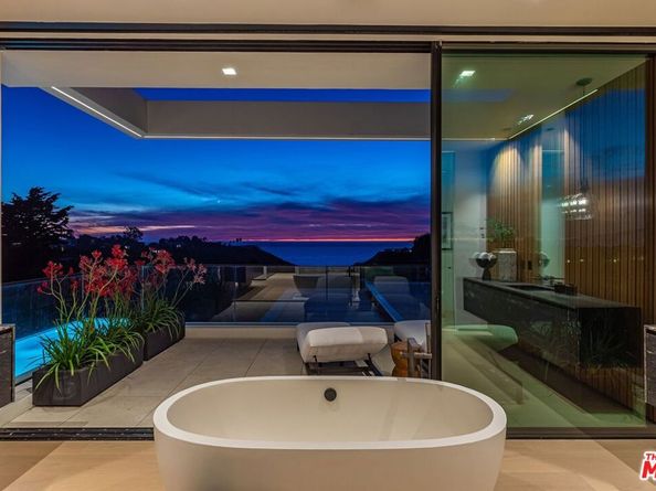 6889 Dume Drive, Malibu CA 90265