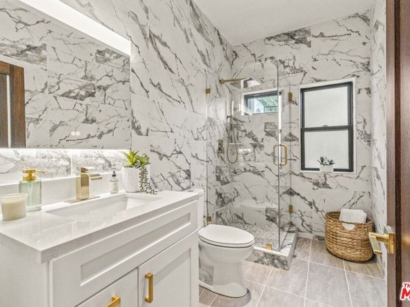 2315 Loma Vista Place, Los Angeles CA 90039
