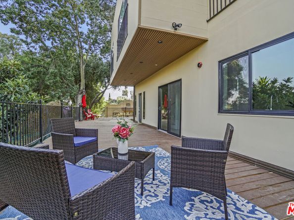 2315 Loma Vista Place, Los Angeles CA 90039