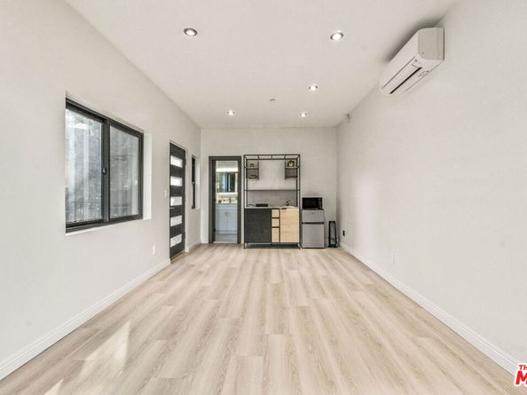 2315 Loma Vista Place, Los Angeles CA 90039