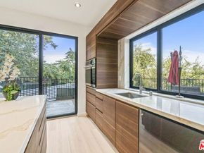 2315 Loma Vista Place, Los Angeles CA 90039