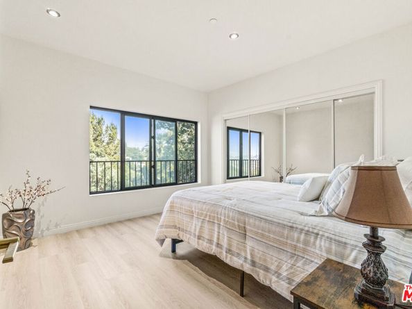 2315 Loma Vista Place, Los Angeles CA 90039