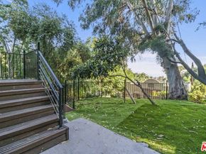 2315 Loma Vista Place, Los Angeles CA 90039