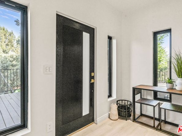 2315 Loma Vista Place, Los Angeles CA 90039