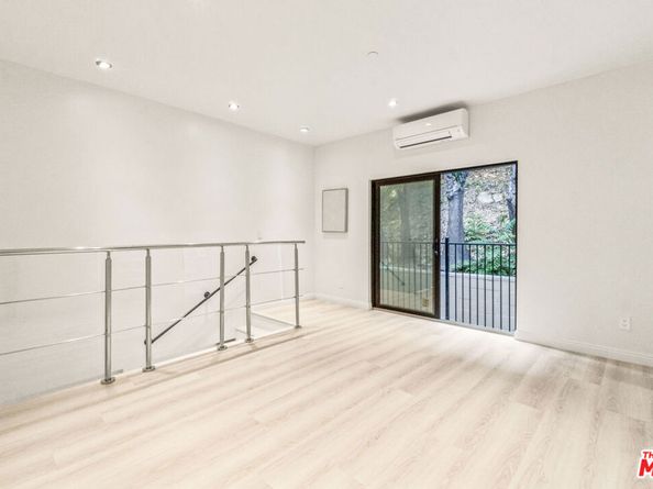 2315 Loma Vista Place, Los Angeles CA 90039
