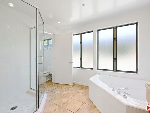 1809 Overland Avenue 5, Los Angeles CA 90025