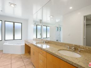 1809 Overland Avenue 5, Los Angeles CA 90025