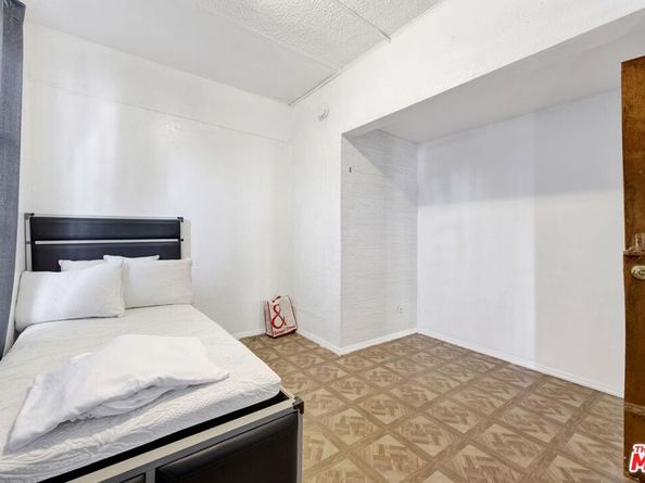 1166 W 39th Place, Los Angeles CA 90037