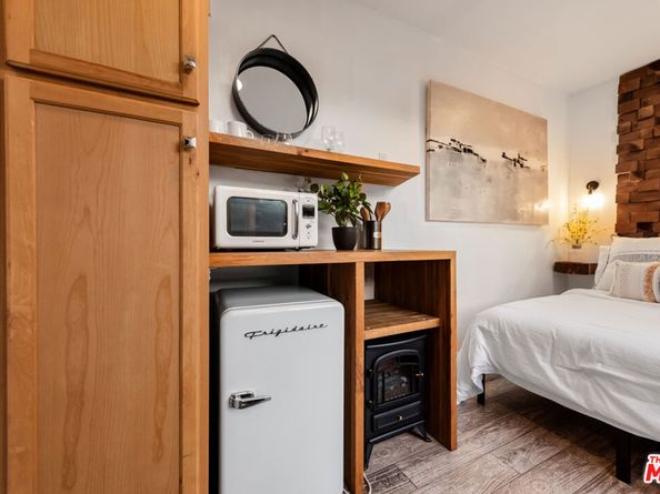 272 N Topanga Canyon Boulevard, Topanga CA 90290