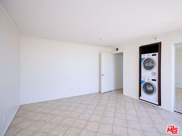 7320 Hawthorn Avenue 222, Los Angeles CA 90046