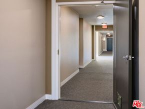 7320 Hawthorn Avenue 222, Los Angeles CA 90046