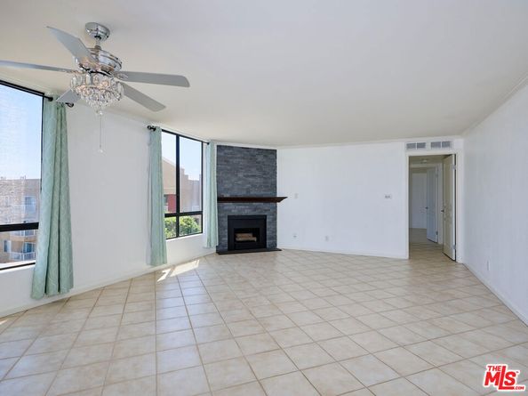 7320 Hawthorn Avenue 222, Los Angeles CA 90046