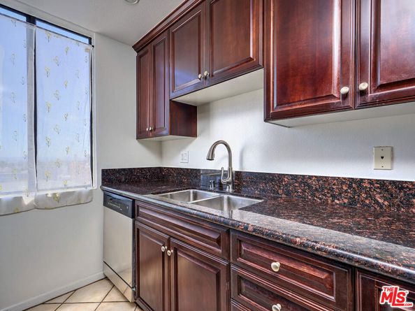 7320 Hawthorn Avenue 222, Los Angeles CA 90046