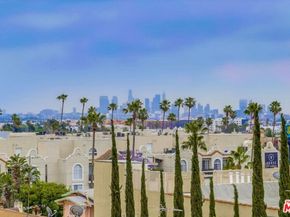 7320 Hawthorn Avenue 222, Los Angeles CA 90046