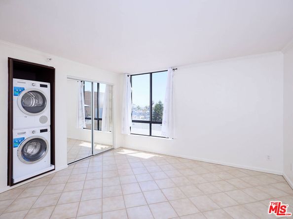 7320 Hawthorn Avenue 222, Los Angeles CA 90046