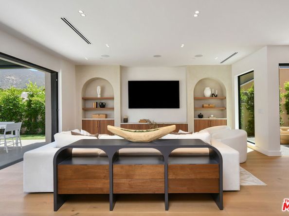 112 S Valley Street, Toluca Lake CA 91505