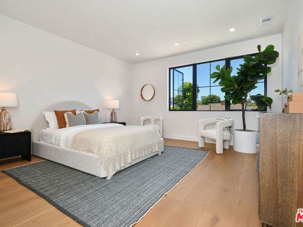 112 S Valley Street, Toluca Lake CA 91505