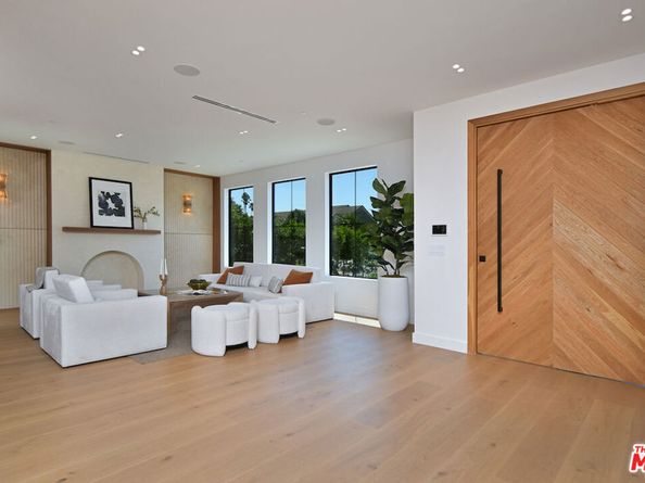 112 S Valley Street, Toluca Lake CA 91505