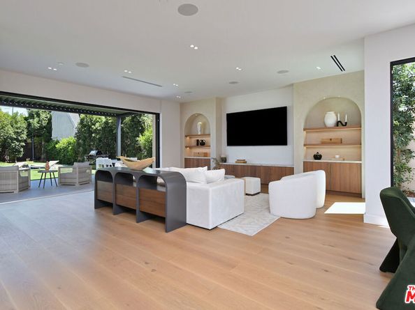 112 S Valley Street, Toluca Lake CA 91505