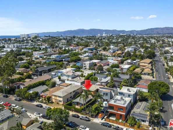 659 Vernon Avenue, Venice CA 90291