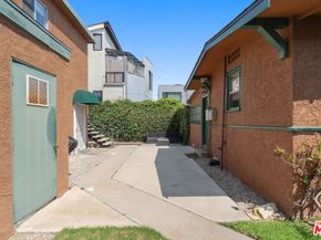 659 Vernon Avenue, Venice CA 90291