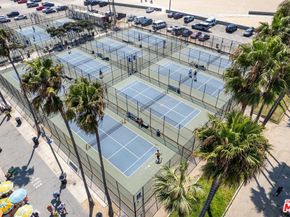 1904 Pacific Avenue, Venice CA 90291