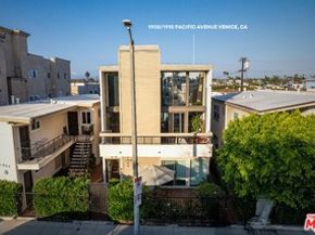 1904 Pacific Avenue, Venice CA 90291