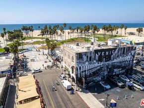 1904 Pacific Avenue, Venice CA 90291