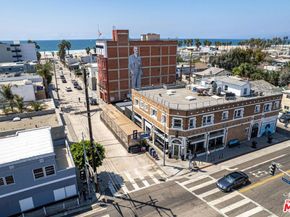1904 Pacific Avenue, Venice CA 90291
