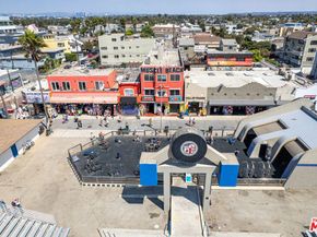 1904 Pacific Avenue, Venice CA 90291