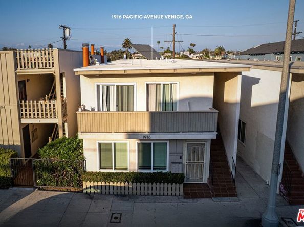 1916 Pacific Avenue, Venice CA 90291