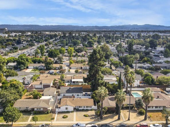 20124 Lassen Street, Chatsworth CA 91311
