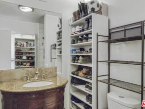 20124 Lassen Street, Chatsworth CA 91311